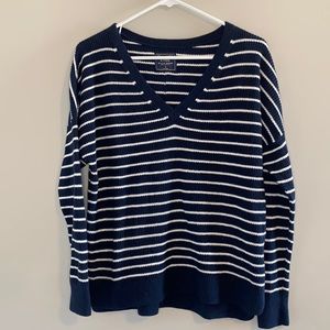 NWT Oversized V-Neck Sweater Size S